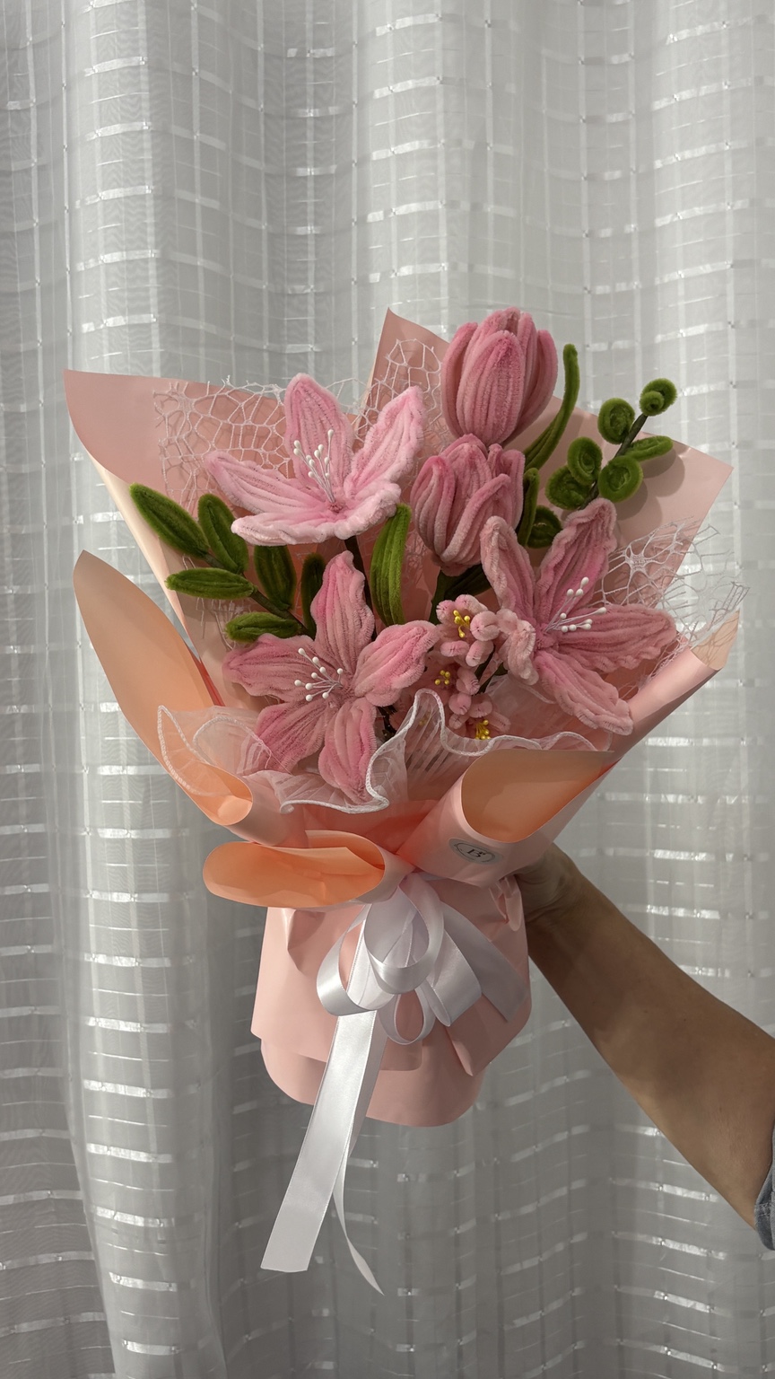 Arranjo floral em tons de rosa